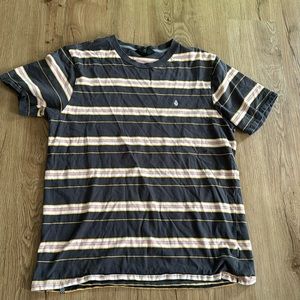 Volcom t shirt
